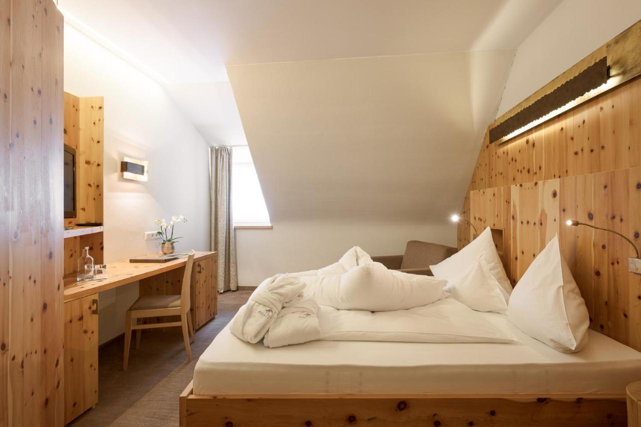 Hotel Madatsch Трафой Екстериор снимка