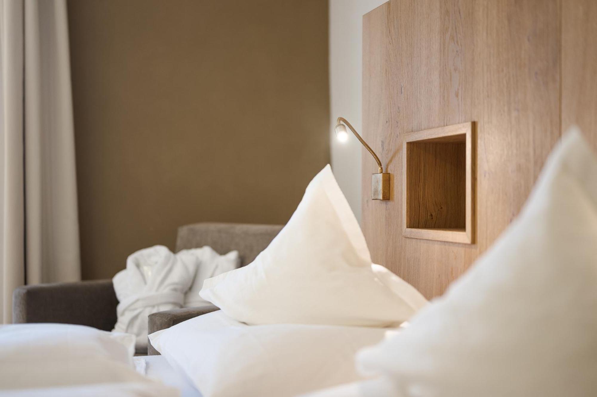 Hotel Madatsch Трафой Екстериор снимка
