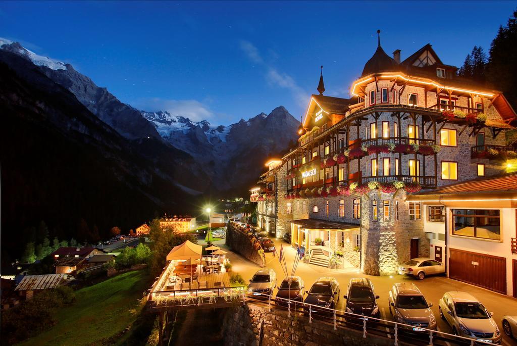 Hotel Madatsch Трафой Екстериор снимка