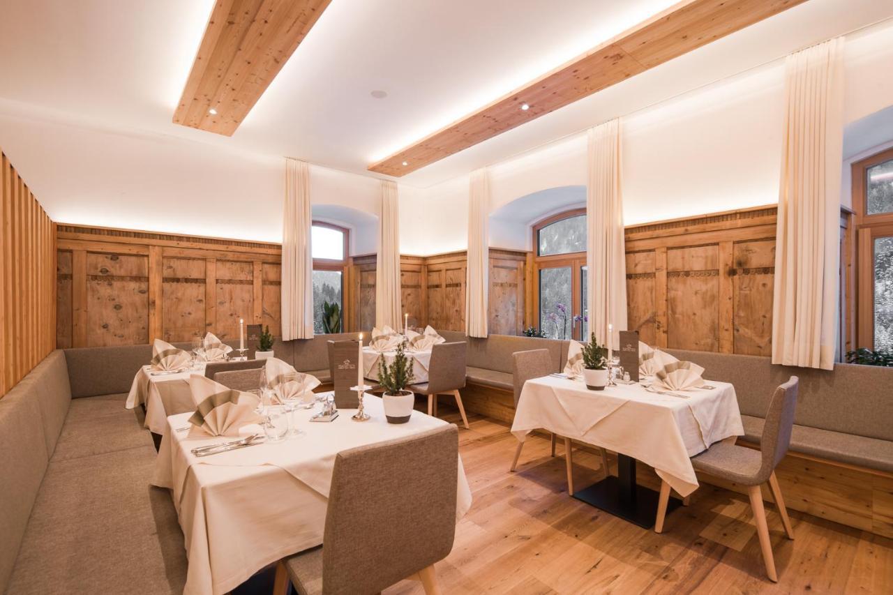 Hotel Madatsch Трафой Екстериор снимка